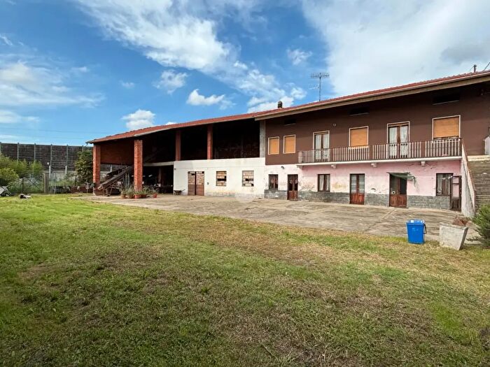 Casa con 5 locali in vendita in Via Tre Marzo, Chivasso