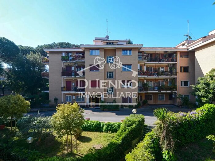 Appartamento quadrilocale in vendita in Roma