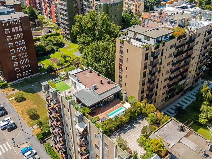 Appartamento con 5 locali in vendita in Via Giuseppe Ripamonti, Milano