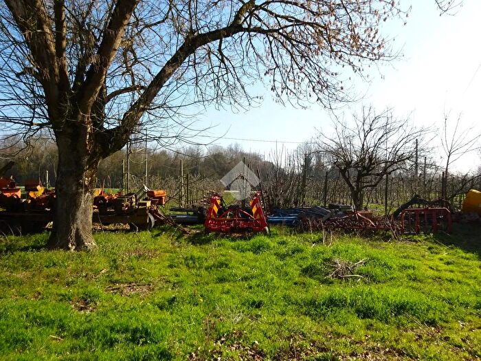 Casa trilocale in vendita in Via Bova, Ferrara