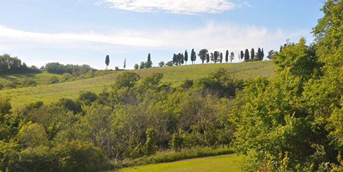 Casa bilocale in vendita in Montecatini Val Di Cecina