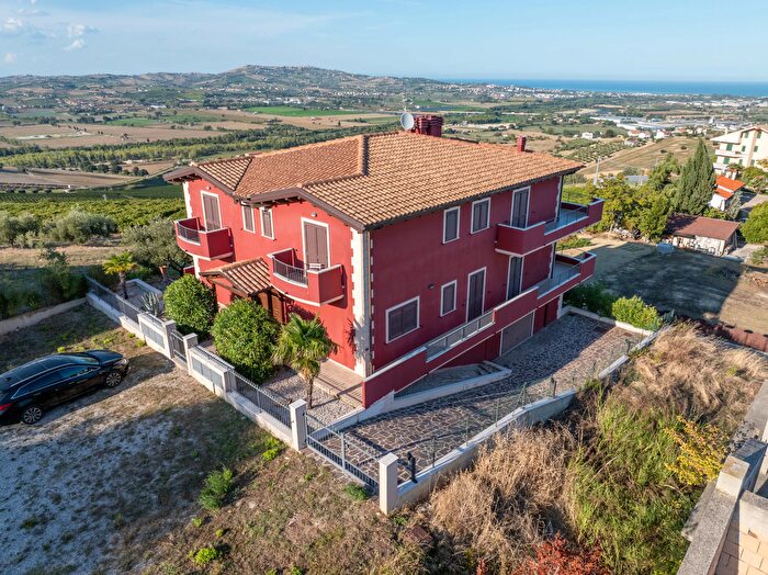 Casa in vendita in Atri