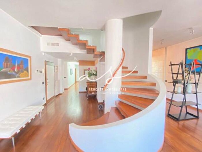 Appartamento con 6 locali in vendita in La Spezia