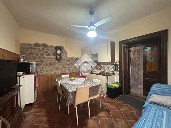 Casa con 5 locali in vendita in Via Sacchi, Cervinara