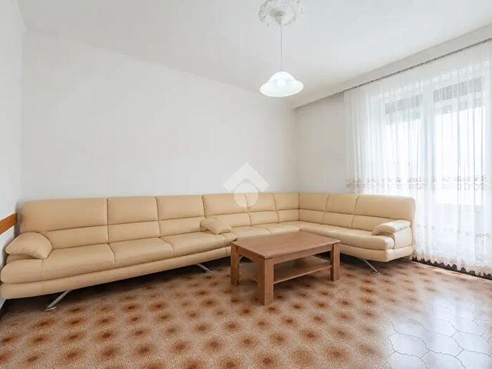 Appartamento con 5 locali in vendita in Via della Canova, Trento