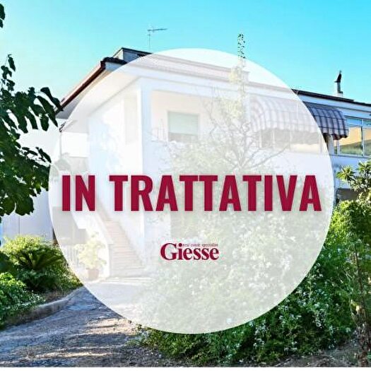 Casa quadrilocale in vendita in Strada Provinciale, Castellana Grotte