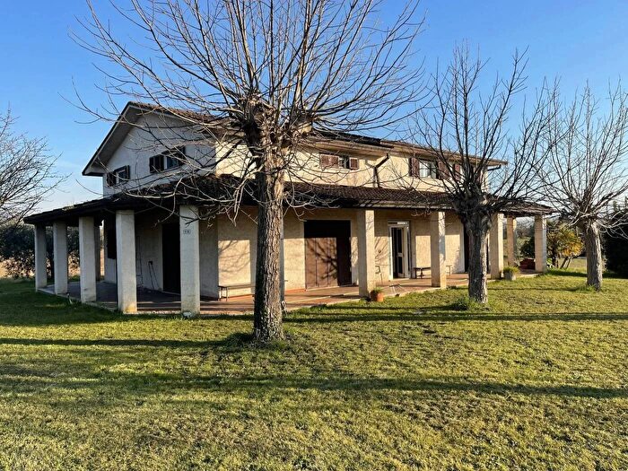 Casa con 11 locali in vendita in Via PescopaneRoccasecca, Roccasecca