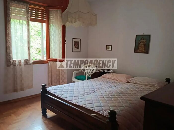 Appartamento trilocale in vendita in Via G III Montecuccoli, Polinago