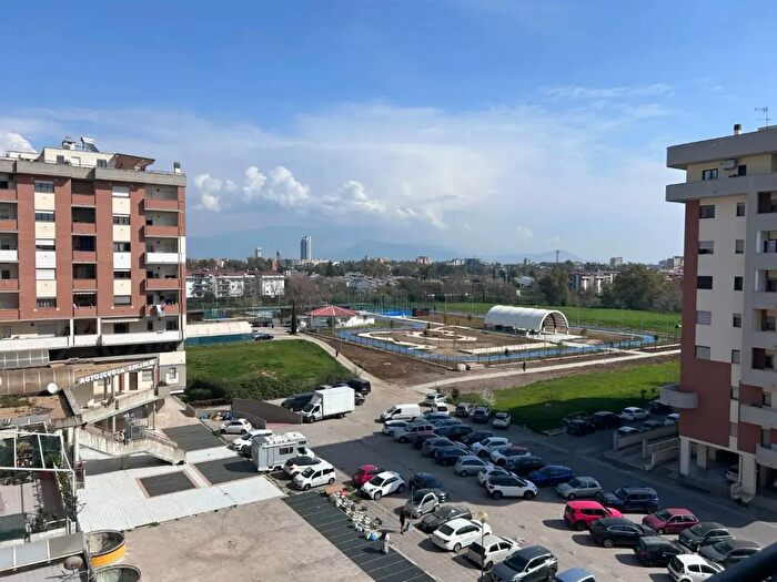 Appartamento quadrilocale in vendita in Largo Jacopo Peri, Latina