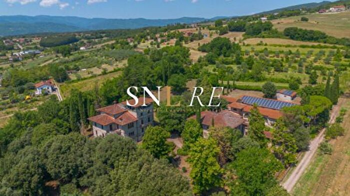 Casa con 6 locali in vendita in Via Fiorentina, Bibbiena