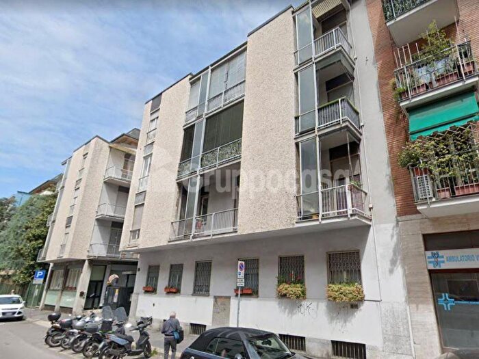 Appartamento trilocale in affitto in Via Gian Carlo Sismondi, Argonne Corsica, Milano