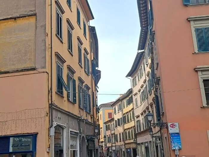 Appartamento trilocale in vendita in Pisa