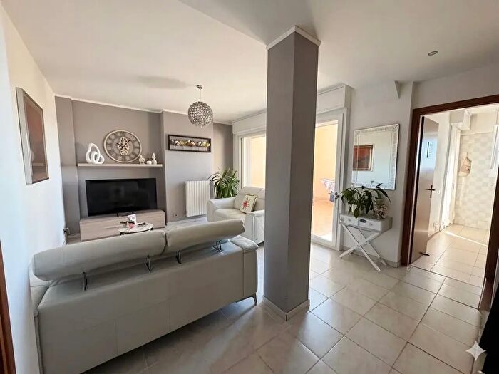 Appartamento quadrilocale in vendita in Via Rossini, Legnano