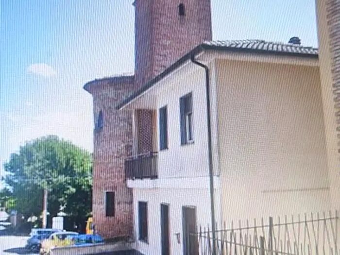 Casa con 8 locali in vendita in Canneto Pavese