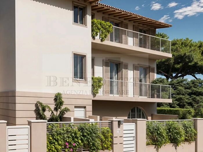 Appartamento quadrilocale in vendita in Via Cortona, Pietrasanta