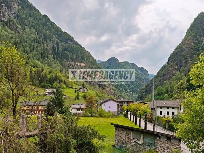 Appartamento monolocale in vendita in Via Ettore Cozzani, Isola Di Fondra