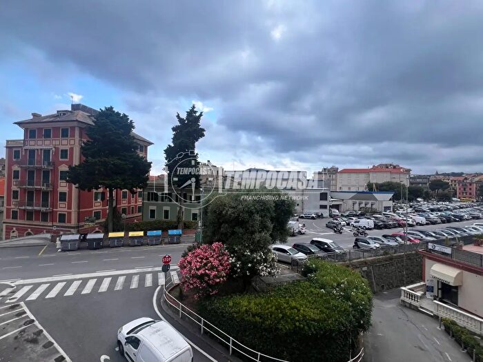 Appartamento trilocale in vendita in Varazze