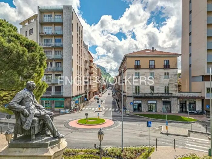 Appartamento quadrilocale in vendita in Corso Martiri della Liberazione, Lecco