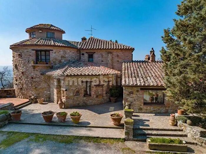 Casa con 5 locali in vendita in Monteleone D'Orvieto