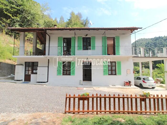 Casa con 6 locali in vendita in Regione Piancampo Bis, Chiusa Di Pesio