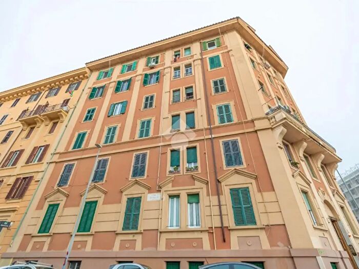 Appartamento trilocale in vendita in Via Paolo II, Roma