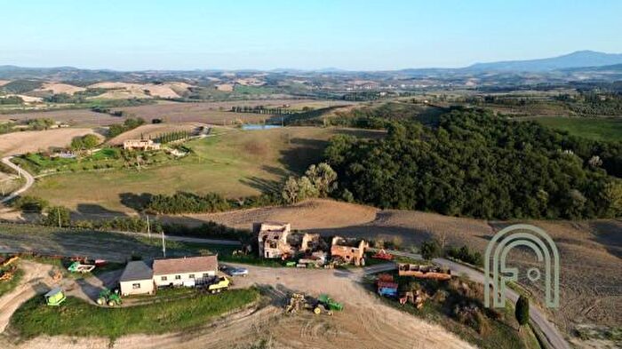 Casa con 6 locali in vendita in Via del Magistrato, Buonconvento
