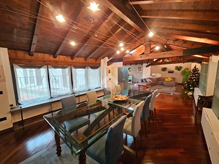 Casa con 5 locali in vendita in Via Verdi Angolo Via Manzoni, Corbetta