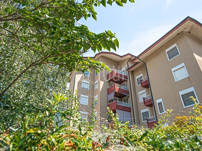 Appartamento con 6 locali in vendita in Via Berthet Amato, Aosta