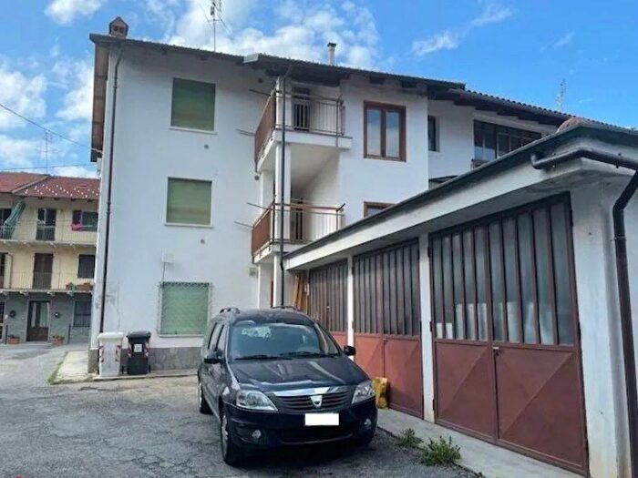 Casa con 10 locali in vendita in Borgata Ponte Pietra Giaveno, Giaveno