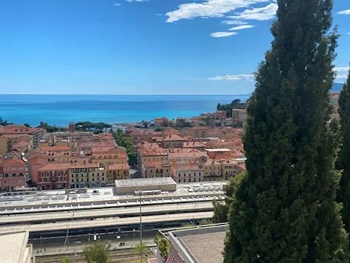 Appartamento quadrilocale in vendita in Via degli Ulivi, Ventimiglia