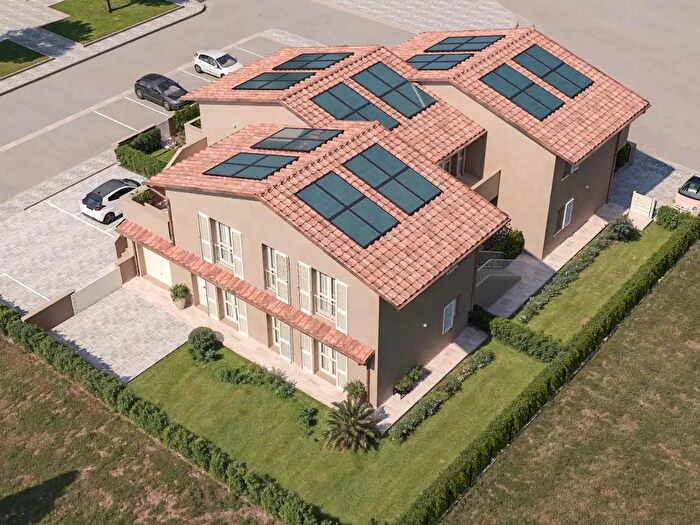 Appartamento quadrilocale in vendita in Enrico De Nicola, Pontedera