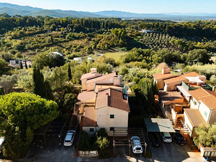 Appartamento quadrilocale in vendita in Via dei Mulini, Guardistallo