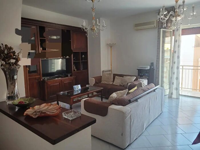 Appartamento quadrilocale in vendita in Via Timeo, Palermo