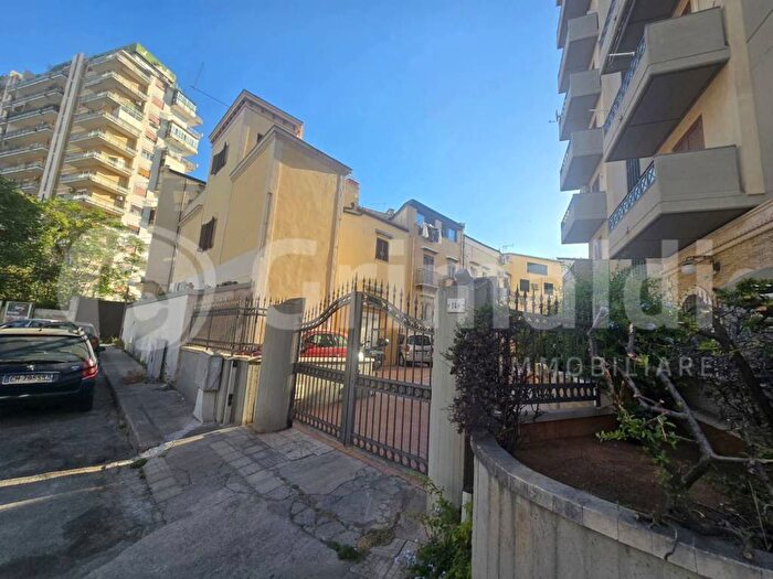 Appartamento bilocale in affitto in Via Montepellegrino, Montepellegrino, Palermo