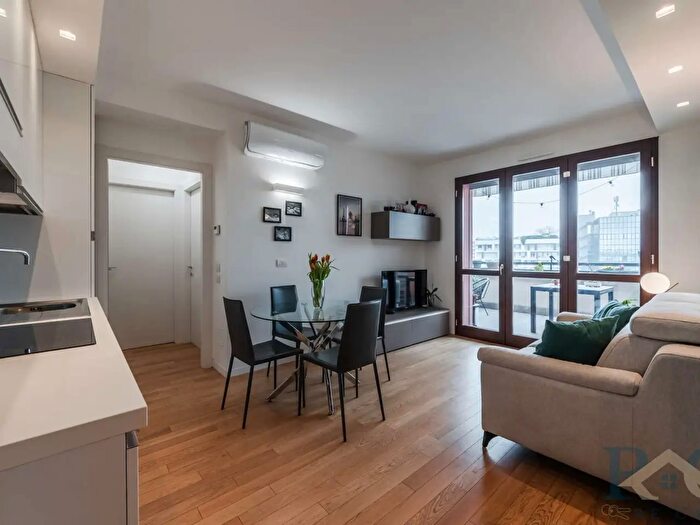 Appartamento bilocale in vendita in Via Erice, Milano