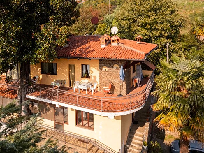 Appartamento con 5 locali in vendita in Via Davico, Pinerolo