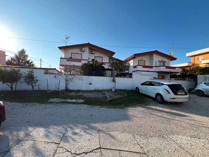 Appartamento trilocale in vendita in Via del Combattente, Anzio