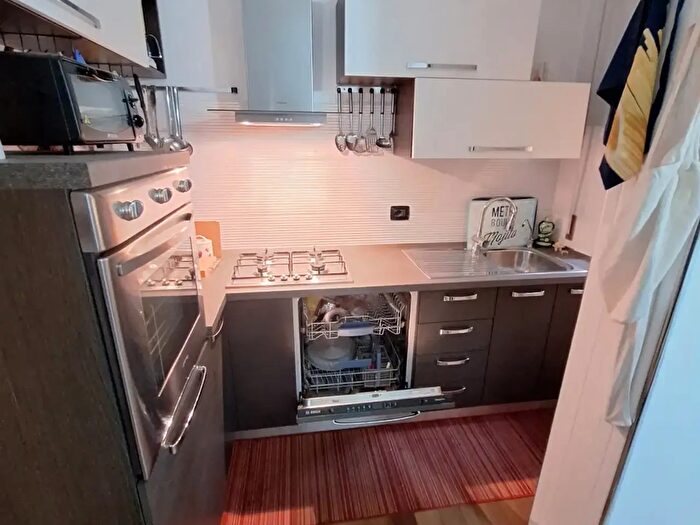 Appartamento quadrilocale in vendita in Viale Antonio Gramsci, Modena