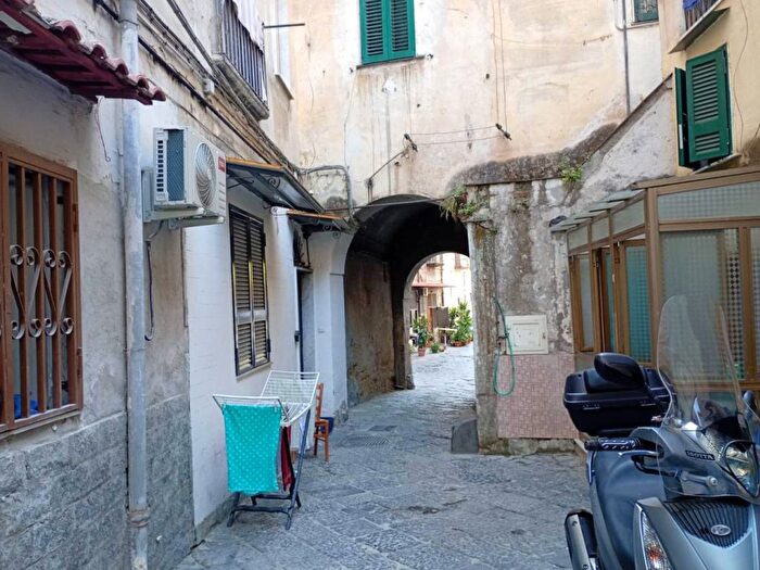 Appartamento bilocale in affitto in Vico I cavaioli, Quartieri Spagnoli, Napoli