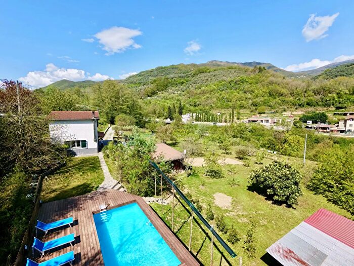 Casa con 6 locali in vendita in Regione Prati Rossi, Vessalico