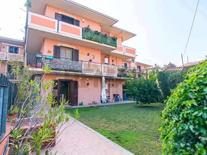 Appartamento quadrilocale in vendita in Via Professor Andrea Caponnetto, Valverde