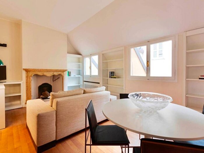 Appartamento trilocale in affitto in Via Bagutta, San Babila, Milano