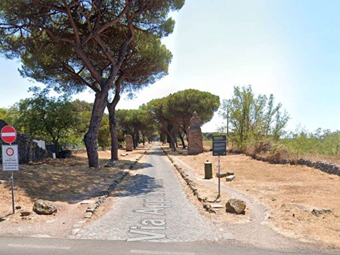 Casa quadrilocale in affitto in Via Appia Antica, Capannelle Statuario, Roma