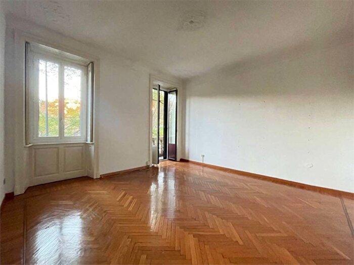 Appartamento quadrilocale in affitto in Piazza Grandi, Porta Vittoria, Milano