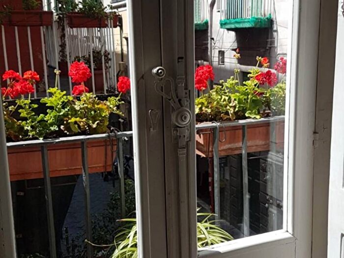 Appartamento monolocale in affitto in Via della Cavallerizza, Chiaia, Napoli