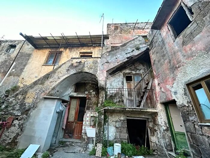 Appartamento quadrilocale in vendita in Via Giordano Bruno, Sant'Antonio Abate