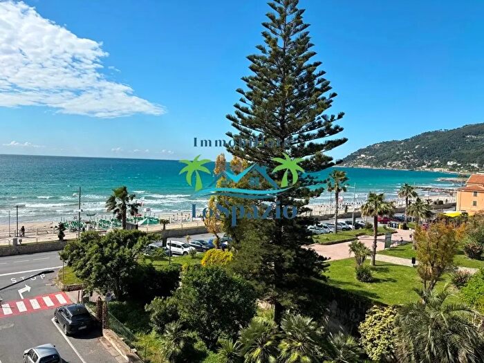 Appartamento trilocale in affitto in Via Aurelia, Andora