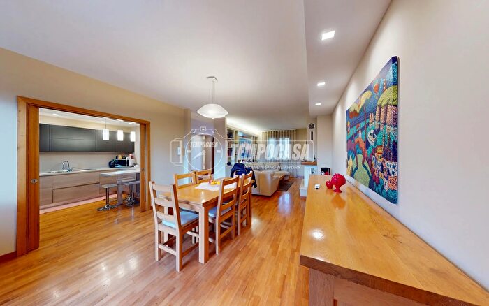 Casa con 8 locali in vendita in Via Napoli, Melpignano