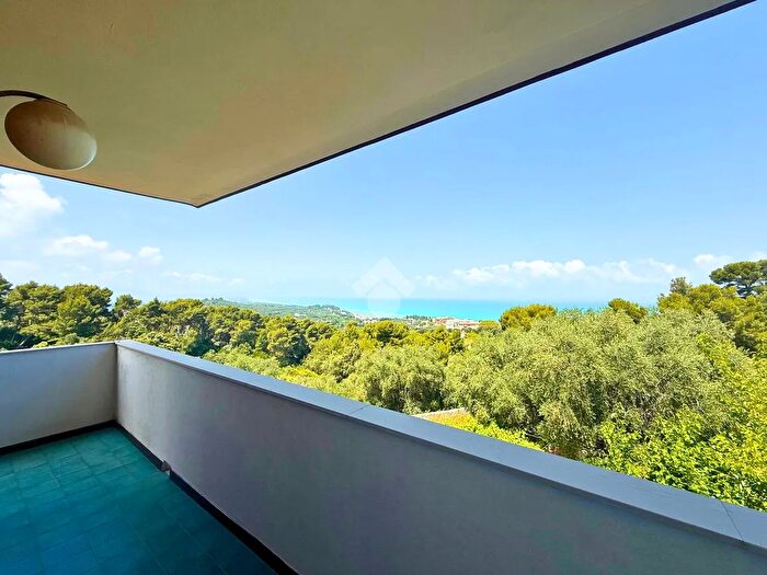 Casa con 12 locali in vendita in Contrada Telegrafo, Rodi Garganico