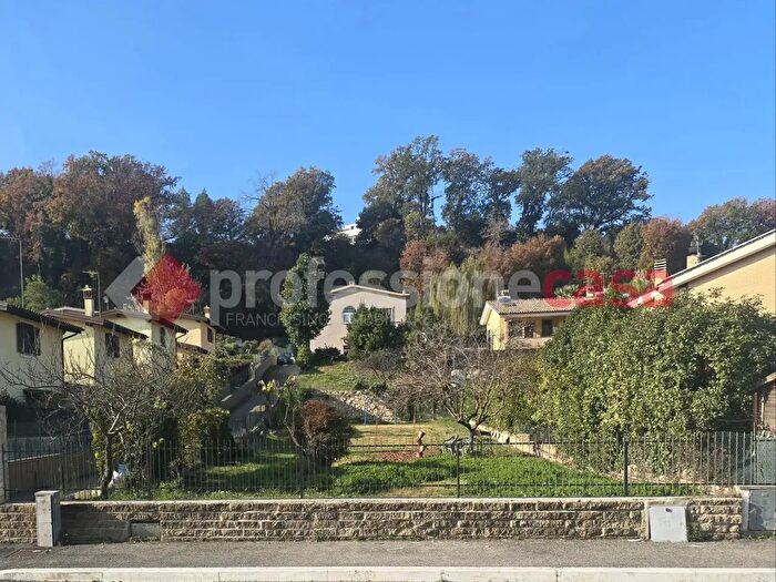 Appartamento con 5 locali in vendita in Via Siliqua, Fiumicino